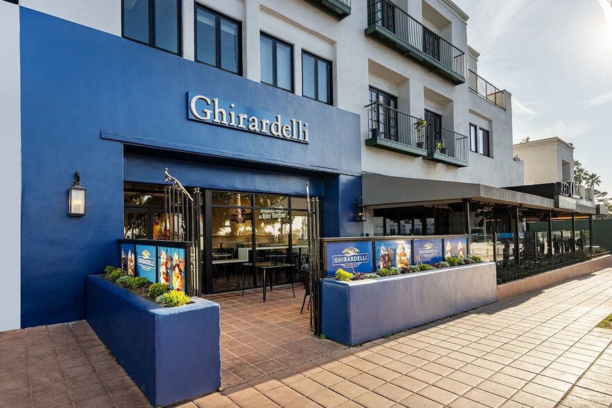 More Photos Of 1541-1551 Ocean Ave, Santa Monica Apartments For Lease