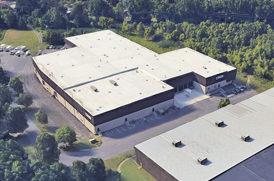 More Photos Of 600 Glen Ct, Moorestown Warehouse For Lease