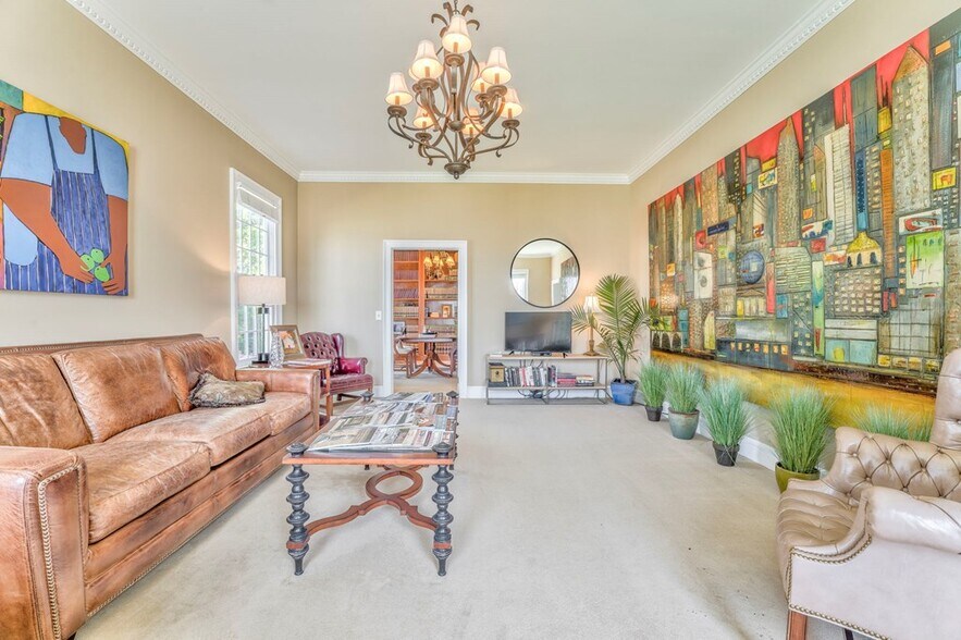 More Photos Of 417 Court St, Calhoun Office For Sale