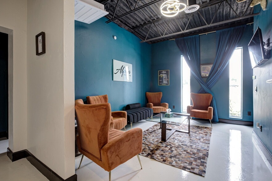 More Photos Of 6500 N Meridian Ave, Oklahoma City Medical For Sale