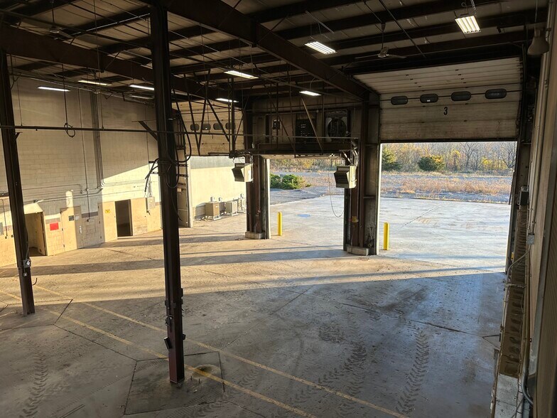 More Photos Of 5102 Beekmantown Dr, Whitehall Warehouse For Lease
