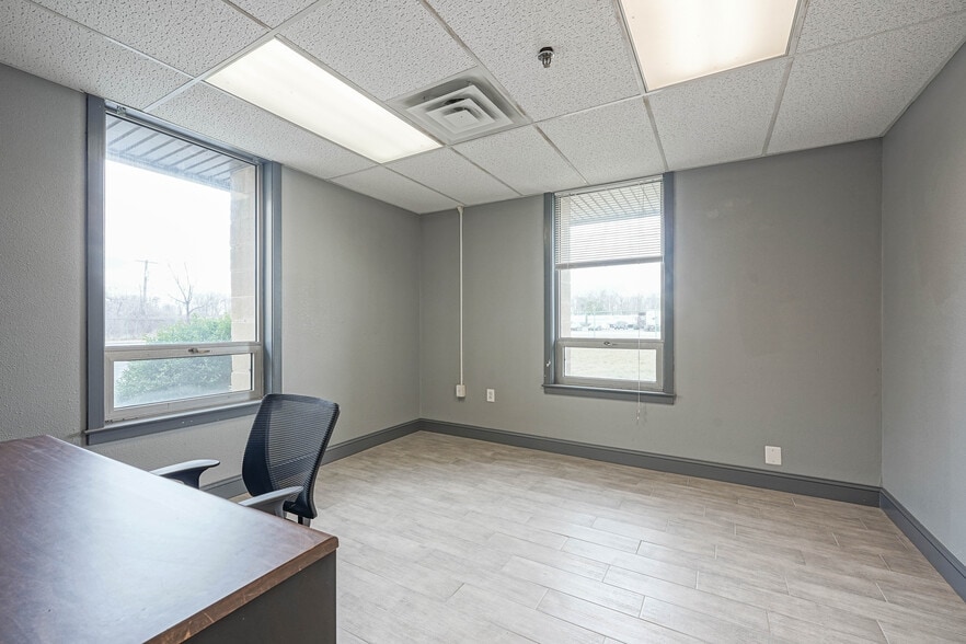 More Photos Of 49 Ironside Ct, Willingboro Manufacturing For Lease