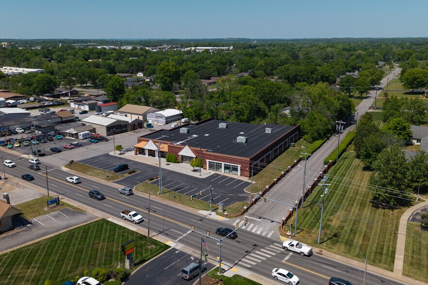 More Photos Of 907 W Main St, Lebanon Storefront Retail Office For Lease