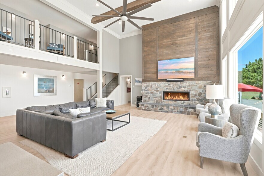 More Photos Of 40 Christa Circle cir, Garden City Specialty For Sale