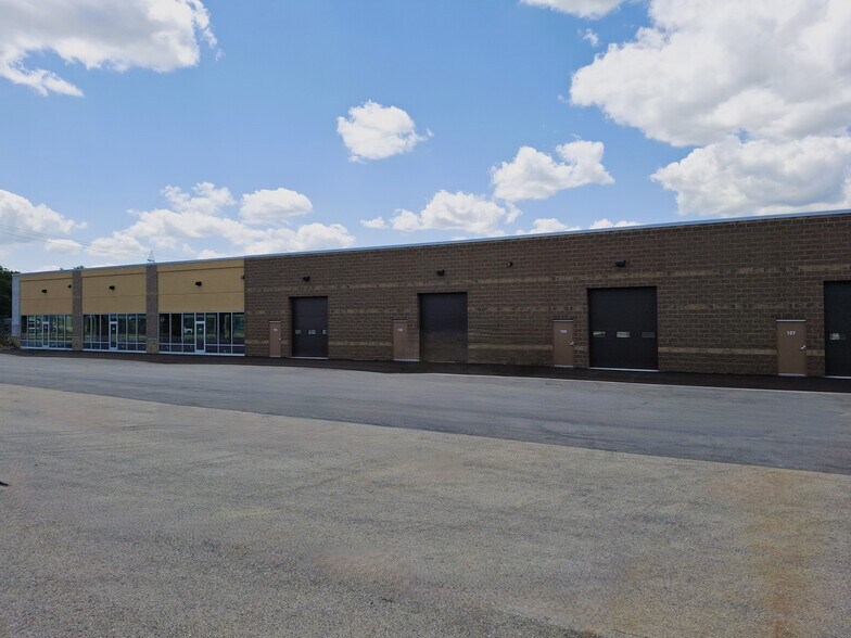 More Photos Of 140 E Rawson Ave, Oak Creek Unknown For Lease