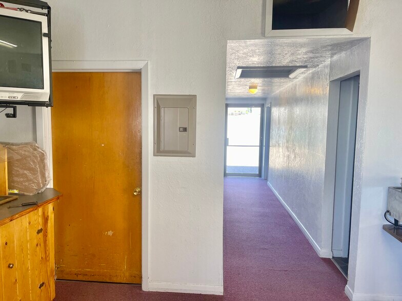 More Photos Of 156 S Main St, Monticello Restaurant For Sale