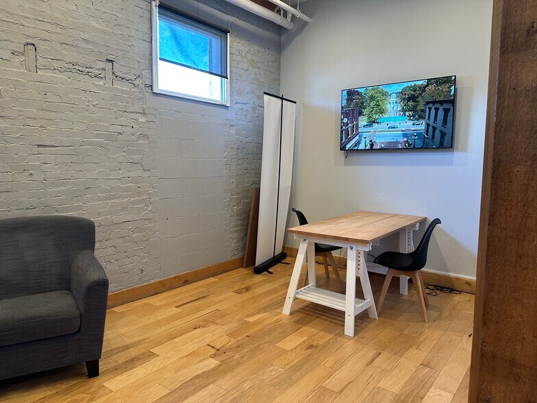 More Photos Of 9130 Otis Ave, Indianapolis Flex For Lease