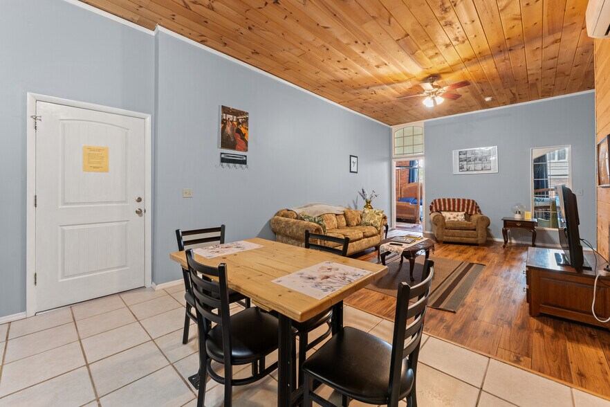 More Photos Of 21 Main St, Binghamton Restaurant For Sale