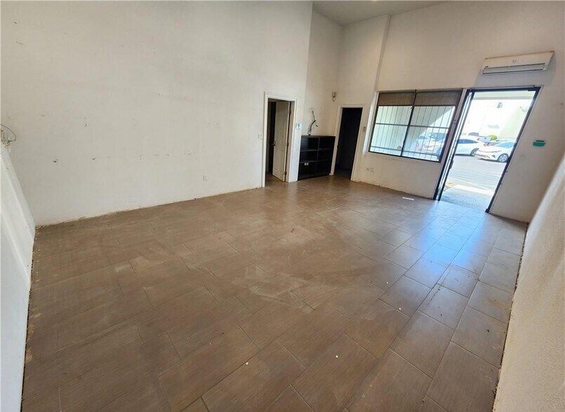 More Photos Of 12970 Branford St, Pacoima Warehouse For Lease