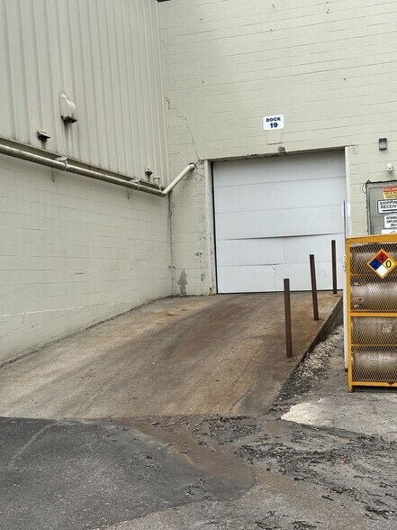 More Photos Of 1450 E Laketon Ave, Muskegon Warehouse For Lease