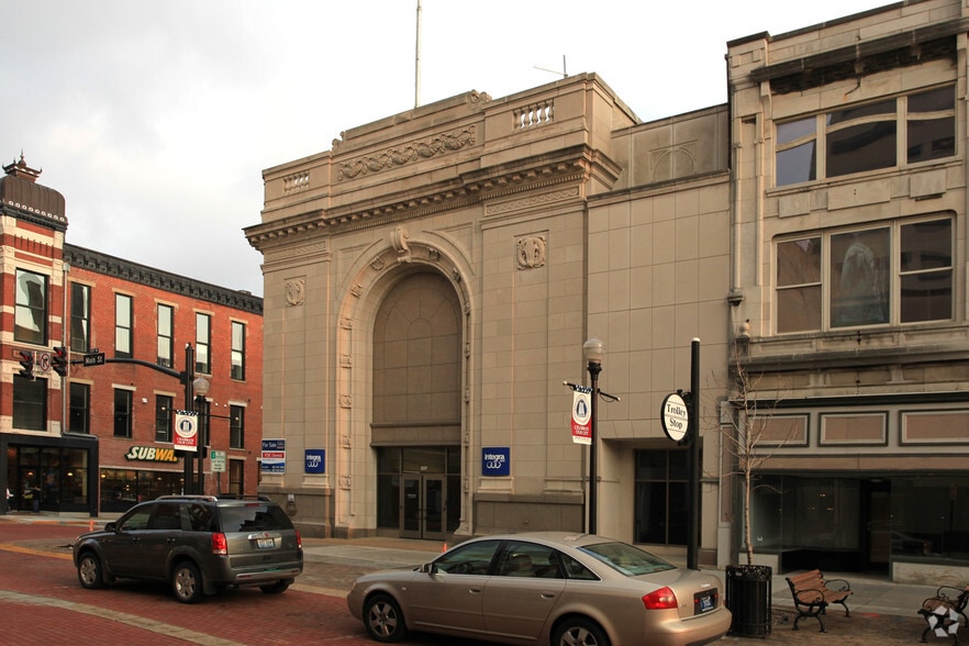 More Photos Of 225-227 Main St, Evansville Office For Lease