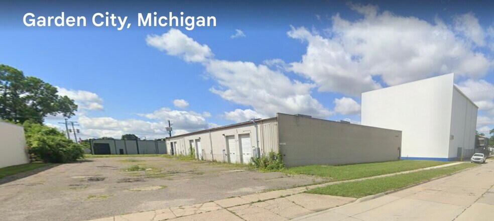 More Photos Of 32841 Parklane St, Garden City Industrial For Sale
