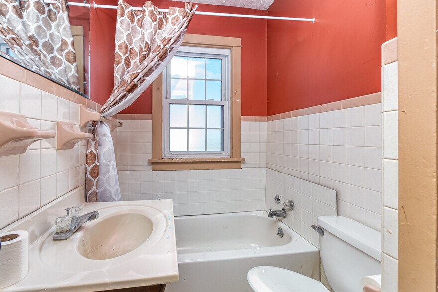 More Photos Of 7195 Singer Rd, Dayton Horse Stables For Sale