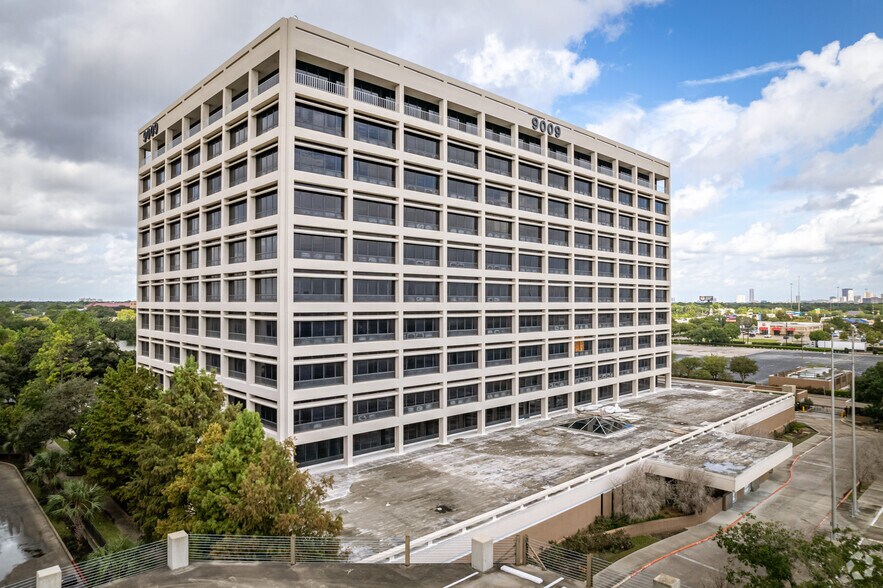 More Photos Of 9009 West Loop South, Houston Office For Sale