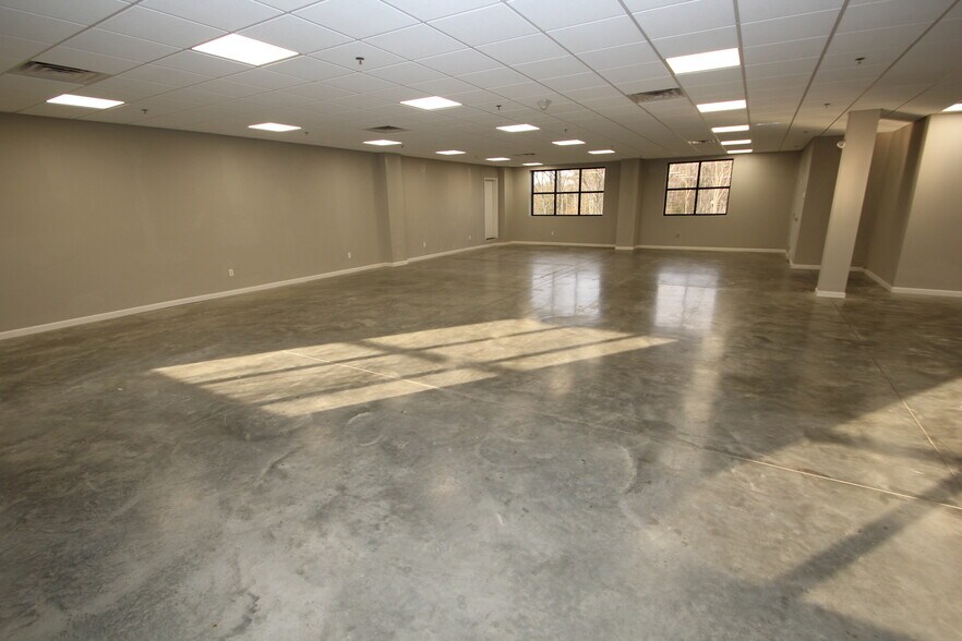 More Photos Of 2302 Turnpike St, North Andover General Retail For Sale