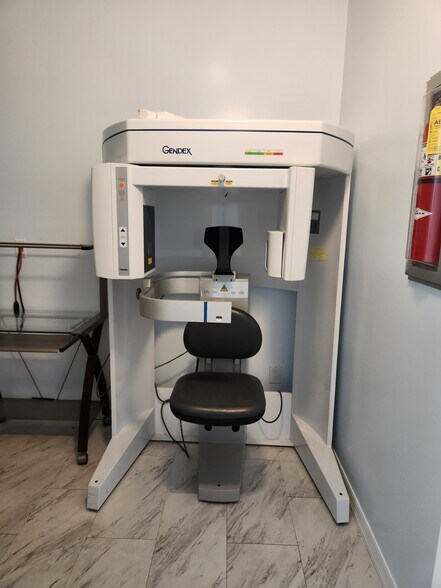 More Photos Of 681 Goodlette Rd N, Naples Medical For Lease