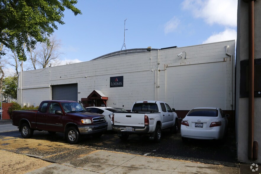 More Photos Of 1717 E St, Sacramento Warehouse For Sale