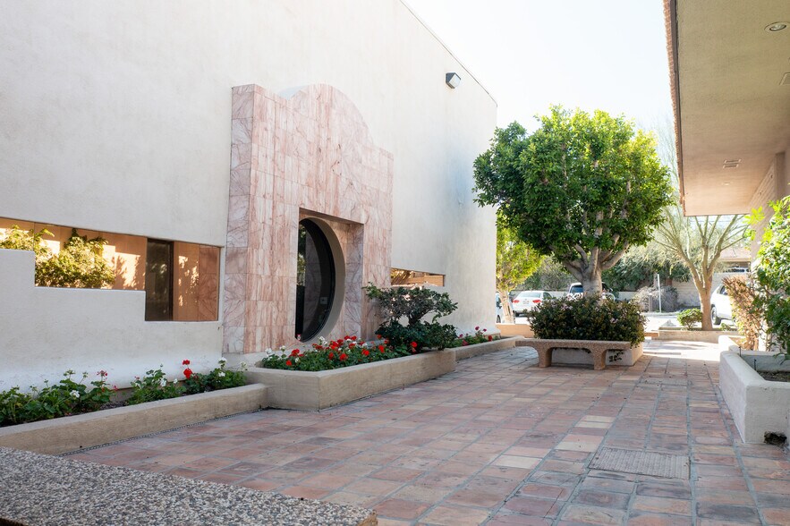 More Photos Of 73151 El Paseo, Palm Desert Storefront Retail Office For Sale