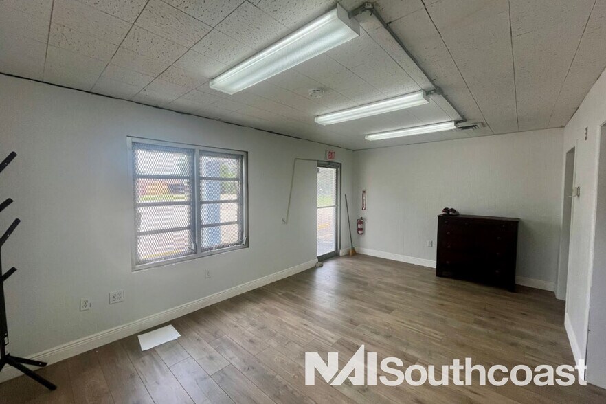 More Photos Of 907 Angle Rd, Fort Pierce Warehouse For Sale