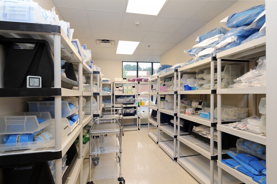 More Photos Of 3450 Acworth Due West Rd, Kennesaw Medical For Sale