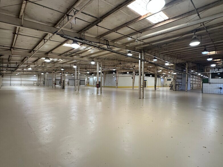 More Photos Of 625 66th Ave SW, Vero Beach Manufacturing For Sale