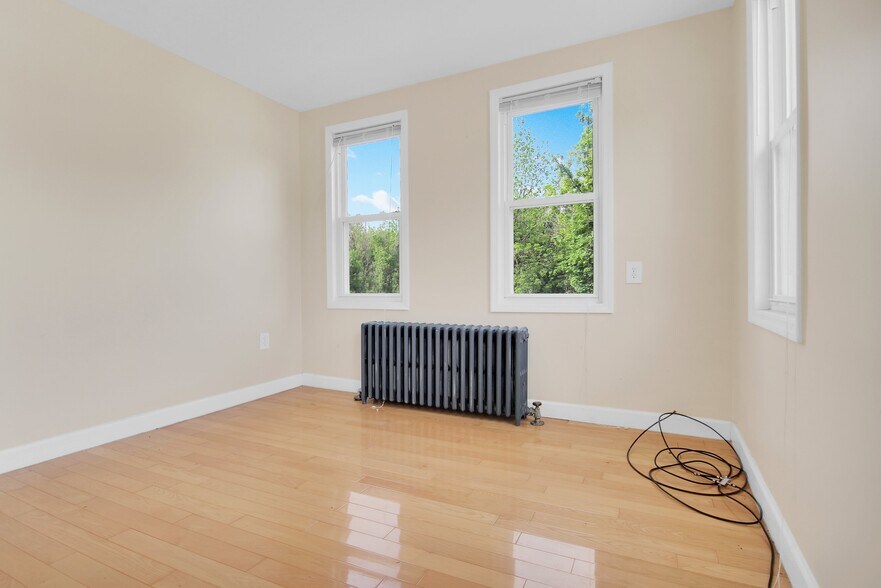 More Photos Of 2477 State Route 57, Stewartsville Storefront Retail Residential For Lease