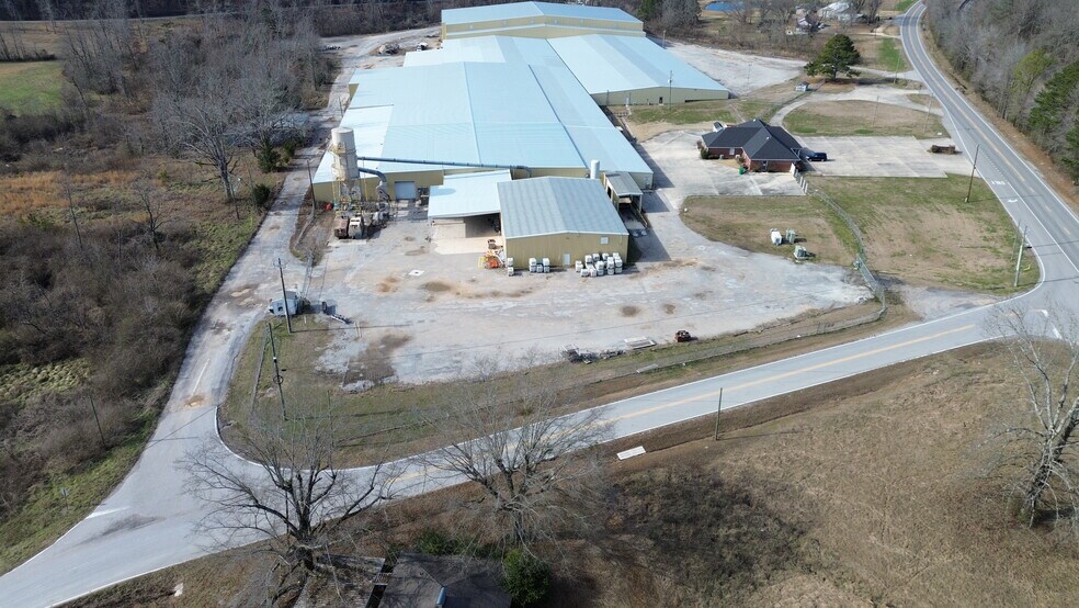More Photos Of 7155 AL-13, Haleyville Distribution For Sale