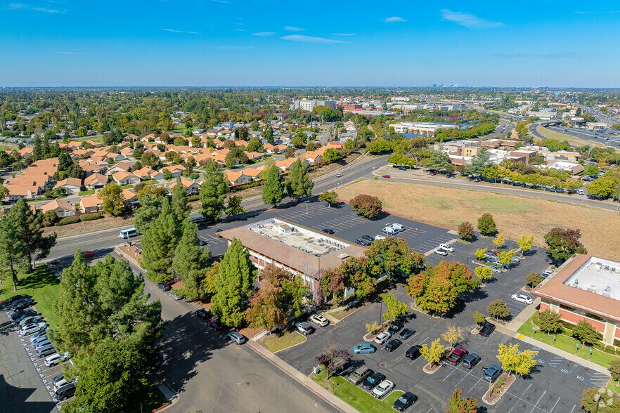 More Photos Of 7501 Hospital Dr, Sacramento Medical For Lease