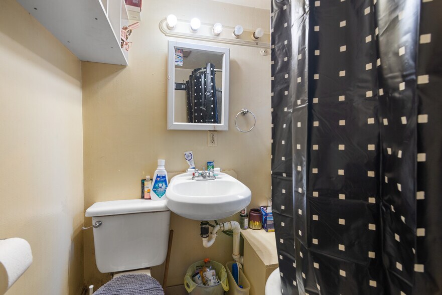 More Photos Of 3279 Emmett Rd, Emmett Multifamily For Sale