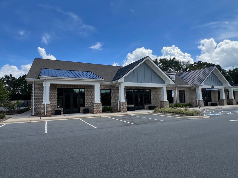 More Photos Of 1367 Gold Hill Rd, Fort Mill Medical For Lease
