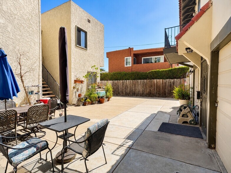 More Photos Of 3822 E 7th St, Long Beach Apartments For Sale