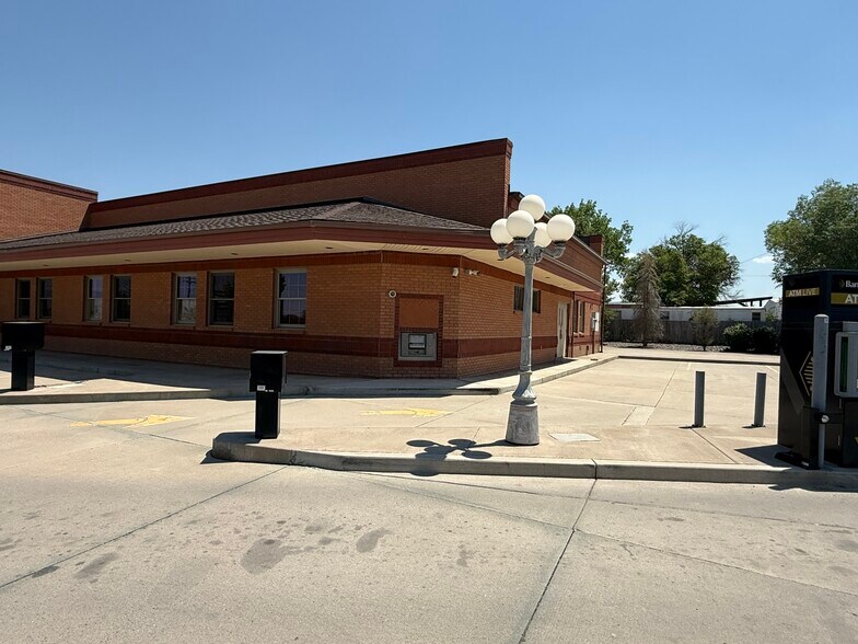 More Photos Of 500 U.S. 50 Business Loop, Olathe General Retail For Sale