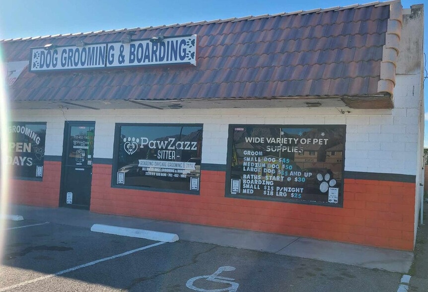 More Photos Of 2225 N Nellis Blvd, Las Vegas Veterinarian Kennel For Lease
