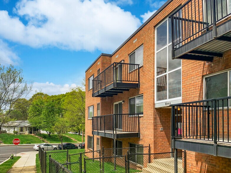 More Photos Of 4950-4952 Benning Rd SE, Washington Apartments For Sale