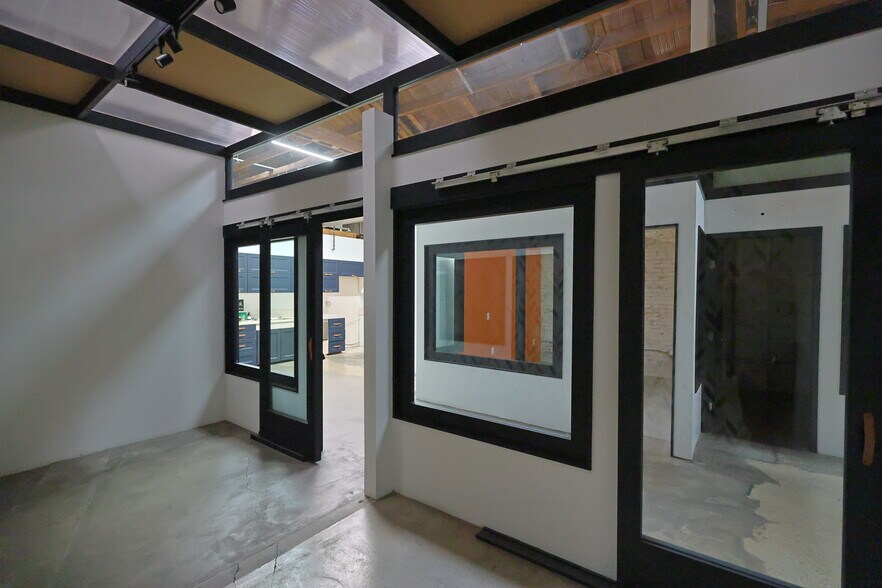 More Photos Of 2014-2022 E 7th St, Los Angeles Office For Lease