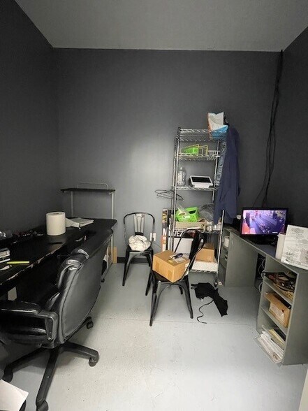 More Photos Of 2915-2921 Battleground Ave, Greensboro Restaurant For Lease