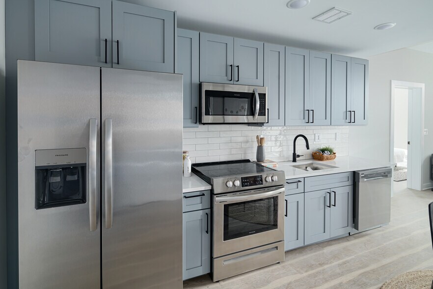 More Photos Of 2600 W Girard Ave, Philadelphia Apartments For Sale