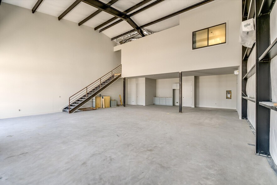 More Photos Of 451 Farrell Rd, Dripping Springs Light Distribution For Sale