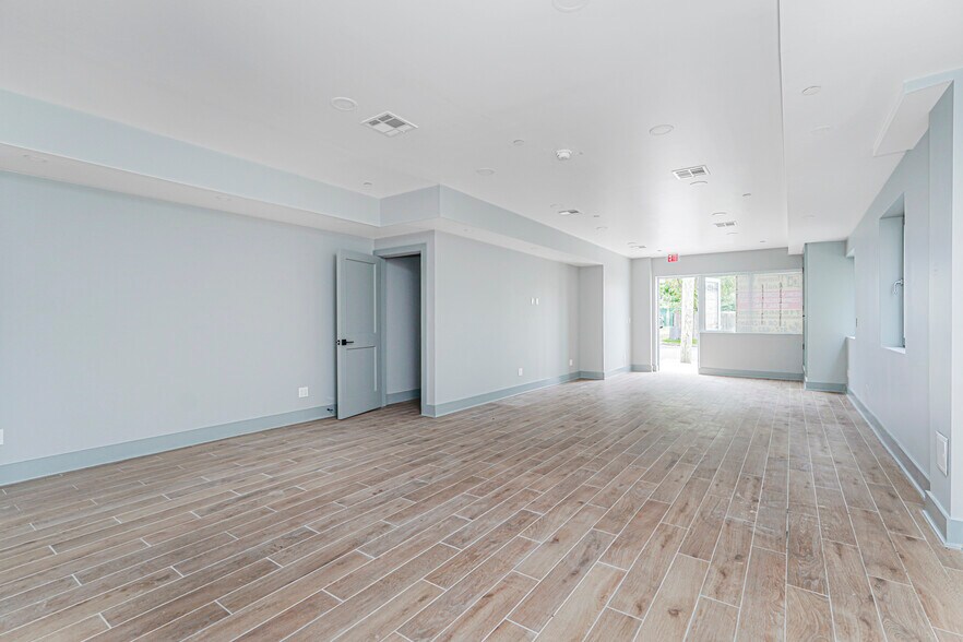 More Photos Of 259 Walker St, Staten Island Office For Sale