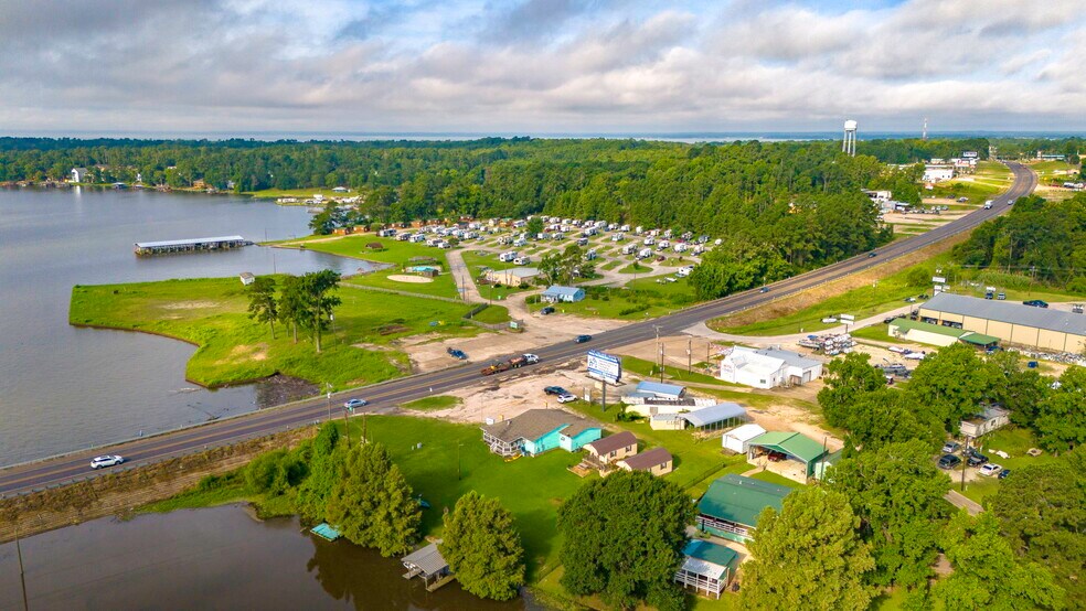 More Photos Of 13050 U.S. 190 hwy, Onalaska Freestanding For Sale