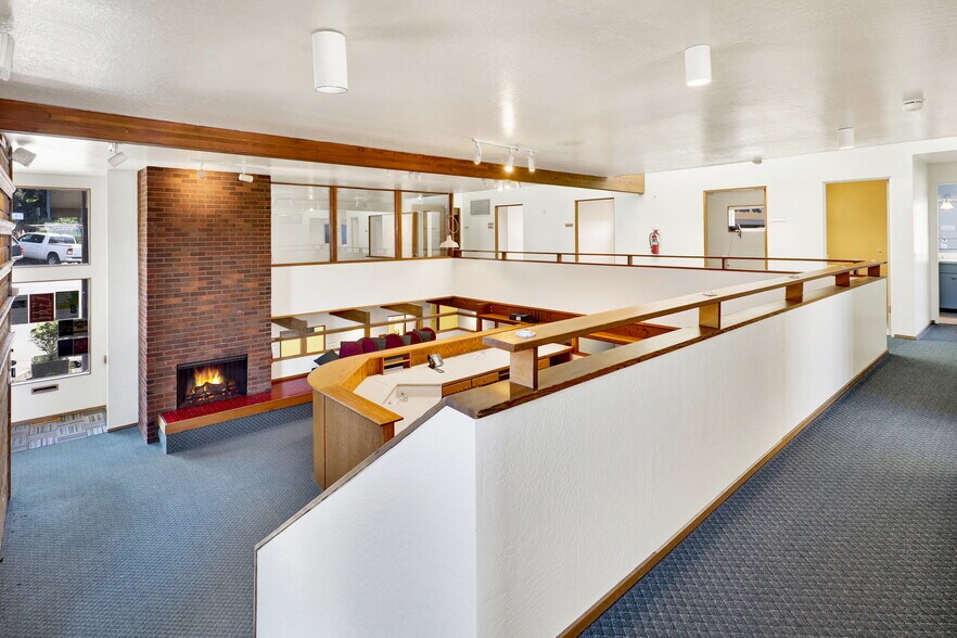 More Photos Of 1100 11th St, Bellingham General Retail For Lease