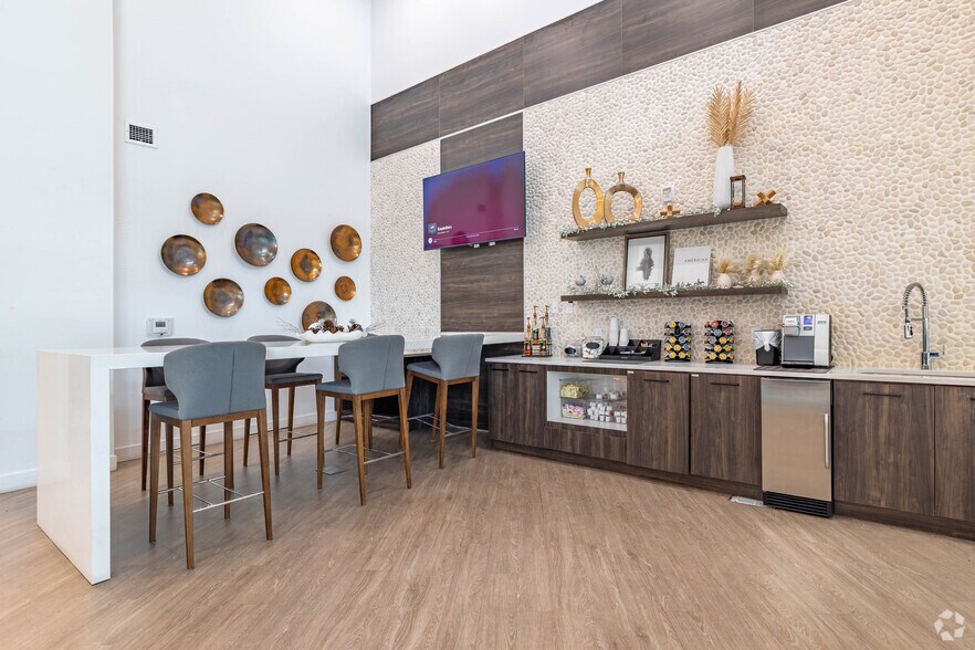 More Photos Of 1925 W North Temple, Salt Lake City Apartments For Lease