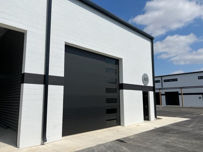 More Photos Of 529 E US HWY, Boerne Unknown For Lease