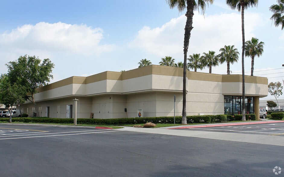 More Photos Of 10-30 Centerpointe Dr, La Palma Unknown For Lease