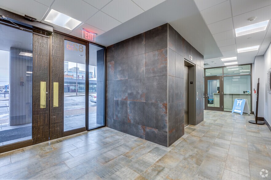 More Photos Of 823 S Detroit Ave, Tulsa Office For Lease