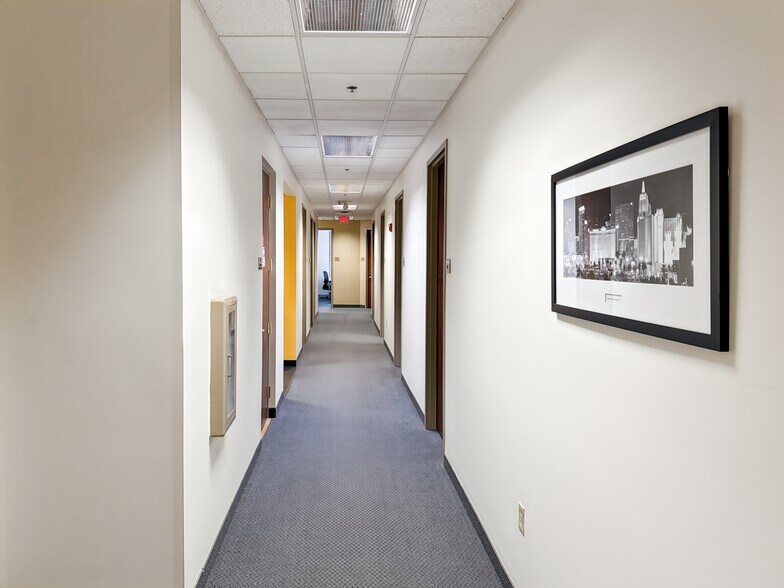 More Photos Of 4720 Salisbury Rd, Jacksonville Coworking Space