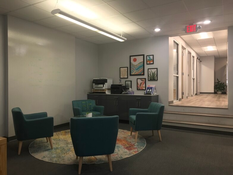 More Photos Of 2133 Dorchester Rd, North Charleston Office For Lease