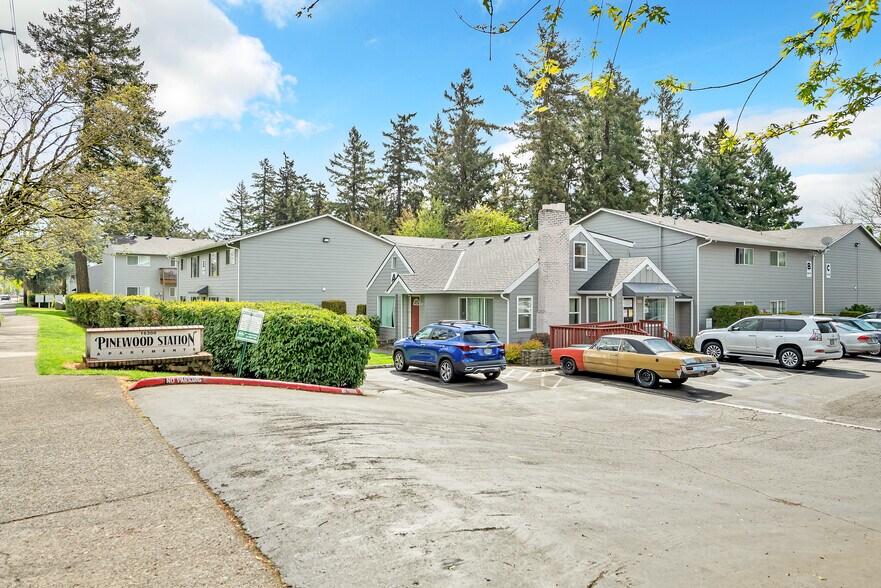 More Photos Of 16300-16400 E Burnside St, Gresham Apartments For Sale