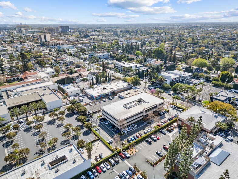 More Photos Of 2107 N Broadway, Santa Ana Loft Creative Space For Sale