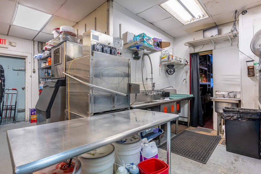 More Photos Of 227 E Cecil St, Springfield Restaurant For Sale